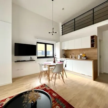 - Smuk Apartman *
